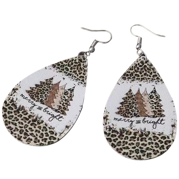 Leopard Pine Tree Earrings "Merry & Bright" Faux Leather Winter Christmas NEW - Picture 2 of 5